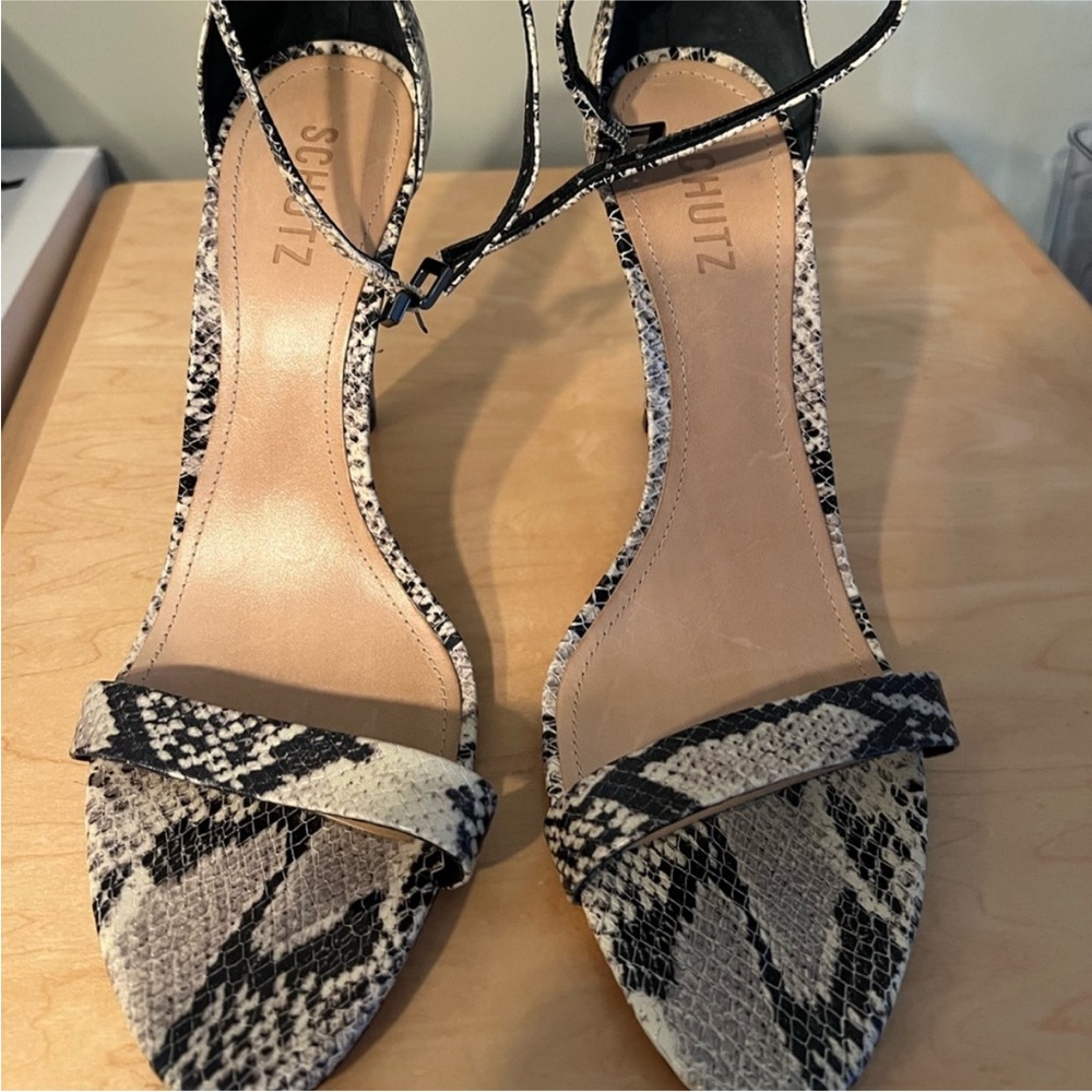 Schutz Snake Skin heels size 11